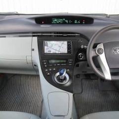 自社ローンって知ってますか？信販会社を通さないんです😎金利０％＆キャンペーン中✨装備充実！トヨタ プリウス Ｓ　ツーリングセレクション🚗の画像