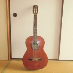 無料のクラシックギター（弦はなし）