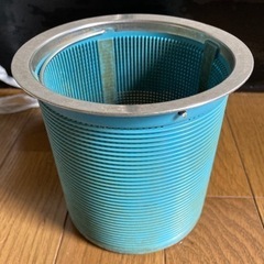 流しの深い排水口ゴミ入れの画像