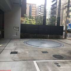 ☆仲介手数料0円！☆月極駐車場☆吹田市広芝町☆江坂☆1.6万円～☆ − 大阪府