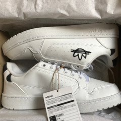 adidas スニーカー　新品未使用の画像