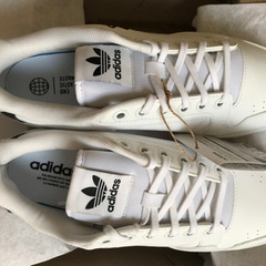 adidas スニーカー　新品未使用