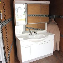 TOTO☆洗面化粧台☆間口1200mm☆高さ約190cm☆3面☆中古品☆化粧台付き洗面台☆照明付き 　【こちらは店舗です。浜村鹿野温泉ICから3分 買取本舗 宮本リサイクル 営業時間９～１９時 定休日水曜のみ←連絡できませんm(_ _)m】G1001