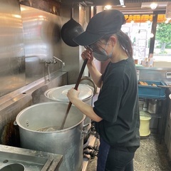 ガツ盛リラーメン みちる屋 松戸店 /週2日～OK！/未経験大歓迎/シフトの融通ききます/まかない補助あり/髪型自由の画像