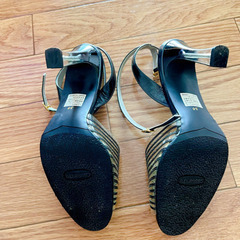 ヒール　ミュール　サンダル　靴の画像