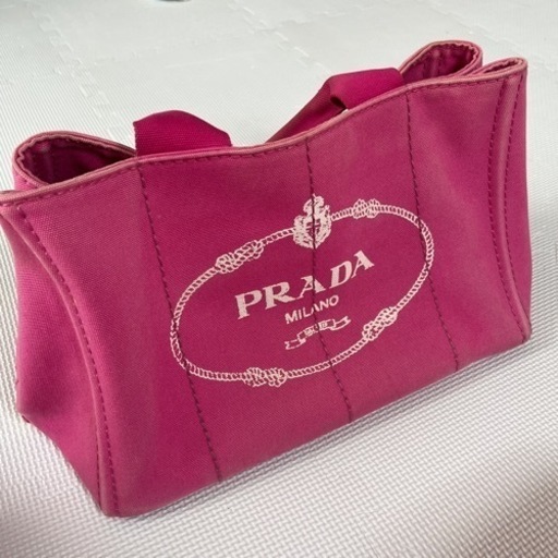 PRADAバッグ