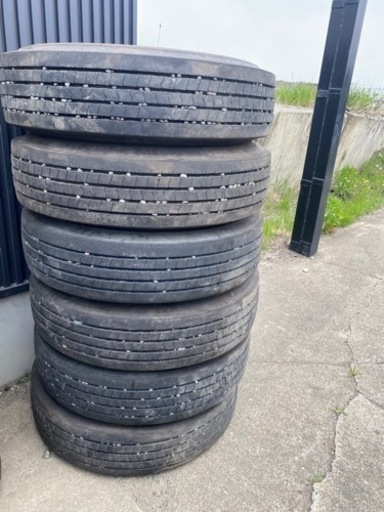 トラック　夏タイヤ　225/90/17.5 LT