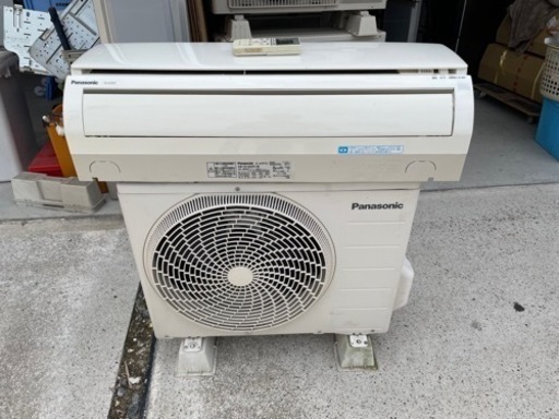 Panasonic  パナソニック　2.2kwエアコン　CS-223CF-W  2013年製