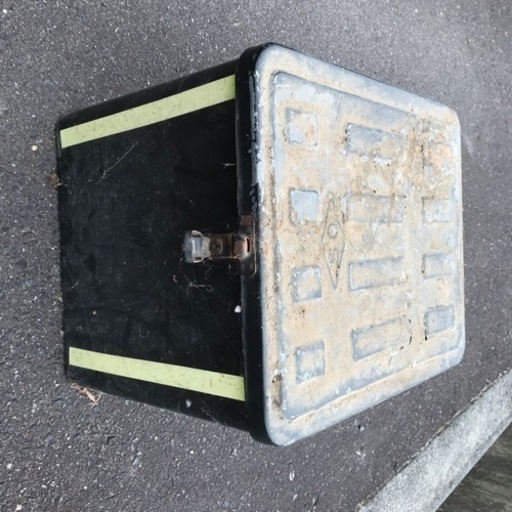 スーパーカブ　荷物入れ