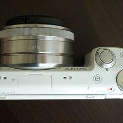 07/23値下げ【ミラーレスカメラ】SONY NEX-5R、SEL16F28、オマケ付きの画像