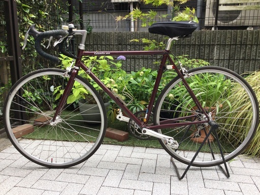 「値下げしました❗️」カラミータ　ウノ　ロードバイク　お譲りします。 アブスのヘルメット(58-62㎝) 、空気入れ、スタンド付き