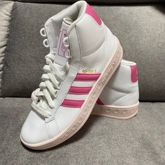 【値下げしました】新品未使用品 アディダス ハイカット スニーカ...