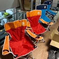 ● コールマン、キャンプ用チェア、レッド×2、ブルー×2