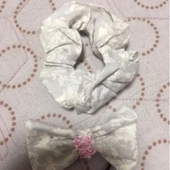 13個　ハンドメイド可愛いシュシュリボン　新品の画像