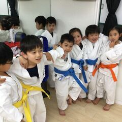 初めての空手:教室桜ケ丘教室・ 水曜18時30分-19時30分・武龍館ファイターズ桜ケ丘人権文化センター別館多目的室の画像