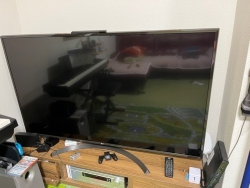 65インチ液晶テレビ