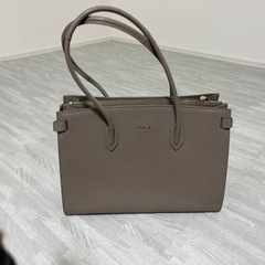 美品　FURLA トートバッグ　A4