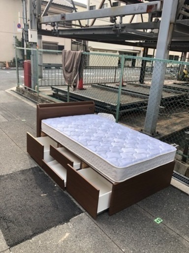 🚛🚛大阪市内配達組み立て無料🚛🚛美品セミダブルベッド⁉🉐⭕️保証付き