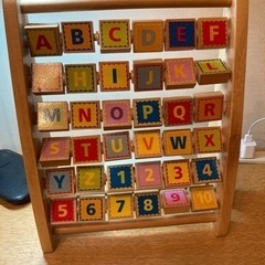 Hape(ハペ)木のおもちゃ　アルファベット　アバカスの画像