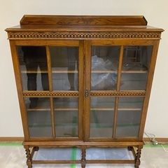 イギリス アンティーク家具 キャビネット 飾り棚 ガラス扉 ブックシェルフ