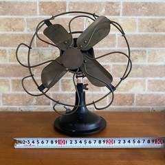 アンティークな扇風機の置物
