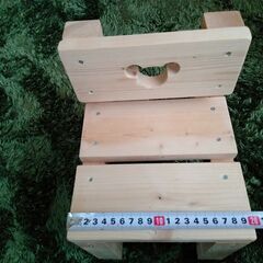 ■新品「ハンドメイド 木製こども椅子2脚セット 」の画像