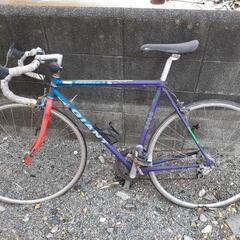 古いロードバイクです。