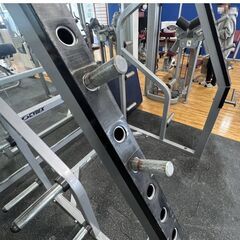 状態良好 アメリカ製/made in the U.S.A サイベックス/Cybex オリンピックスクワットラック W1100×D800×H1700mm プロ仕様（ジムで使用） 頑丈さ抜群 手渡し希望/自社配送可能（配送エリアについてお問い合わせください）の画像