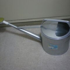 ブリキのジョーロ　6L　ほぼ未使用