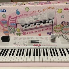 CASIO　電子ピアノ　LK-105　光ナビゲーション　61鍵盤　全備品付き　の画像