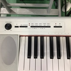 安心の6ヶ月保証付き！！ YAMAHA キーボード NP-32WH 2018年製 ペダル付き 付属品有の画像