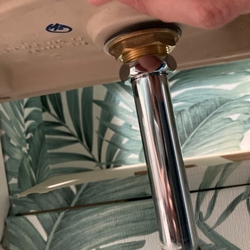 陶器の洗面器