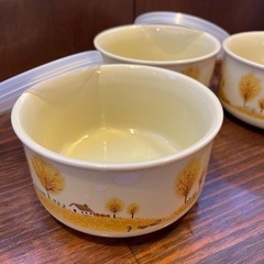 新品　蓋付き小鉢３個組み