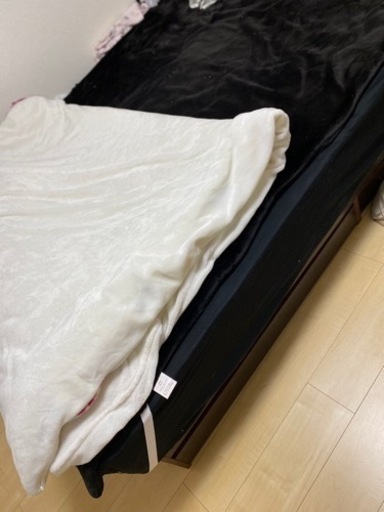 急募⭐︎ダブルベッドのマットレスとシーツ
