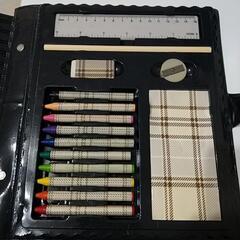 色鉛筆、色ペン等のセットの画像