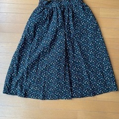 earth 花柄ロングスカート