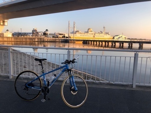 TREK クロスバイク  8.3DS  3×8の24段変速、ディスクブレーキ　しっかり止まる。