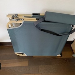コット 折りたたみベッド (４段階のリクライニング調整可能！) ...