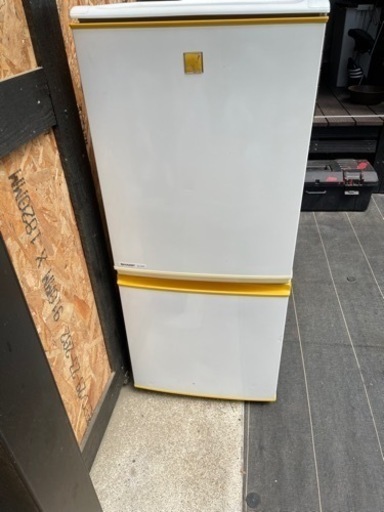 シャープ　冷凍冷蔵庫　137L