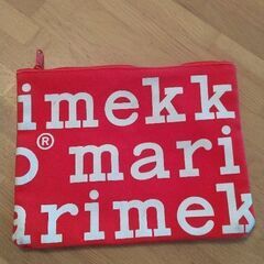 marimekko　マリメッコ　ロゴ　ポーチ