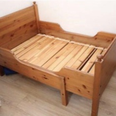 【無料お譲りします】IKEA 木製伸縮ベビーキッズベッドの画像