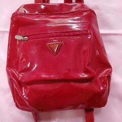 GUESS　　真っ赤なリュック