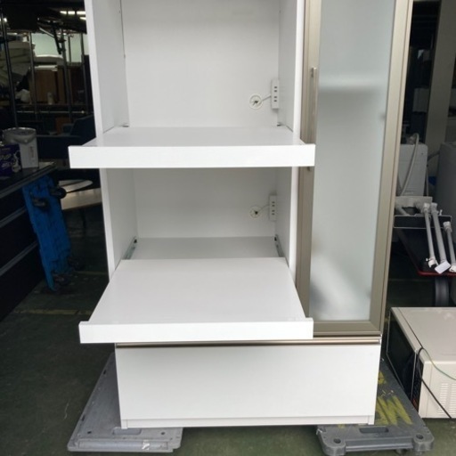 ● 大型キッチン収納、大型カップボード