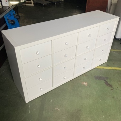 ● 大型キャビネット、大型収納家具