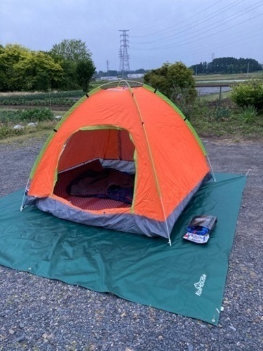 一度使用したのみのワンタッチテント