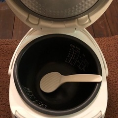 TOSHIBA   炊飯器　(5.5合)     2017年製の画像