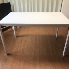IKEAダイニングテーブル