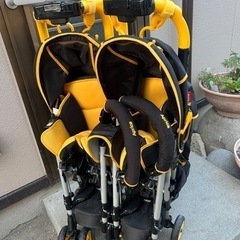 美品！アップリカ双子用ベビーカー