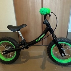 キックバイク　ストライダー