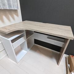 家具の組み立てやってます！